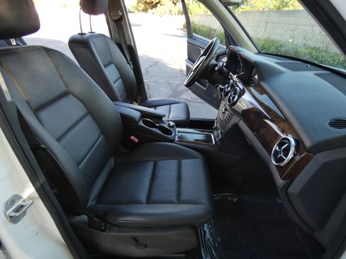 Used 2015 Mercedes-Benz GLK 350 2WD image 26