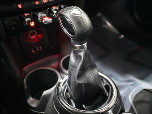 Used 2015 MINI Cooper 2-Door Hardtop image 18