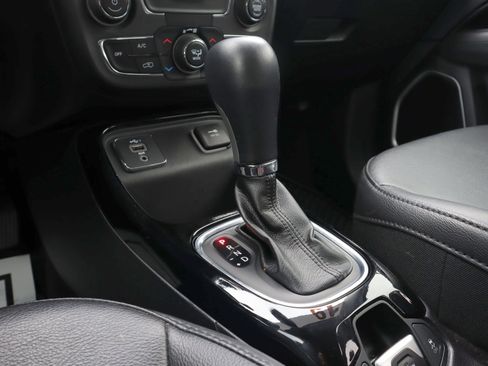 Used 2019 Jeep Compass Altitude image 12