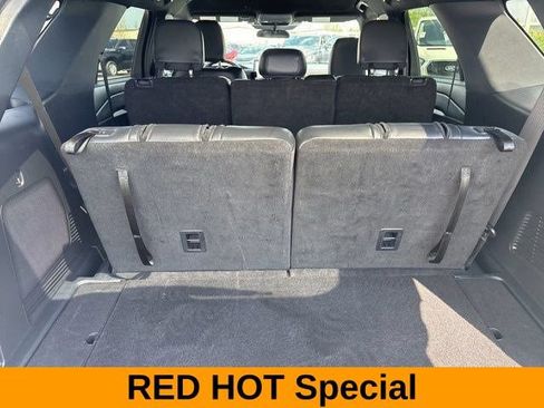 Used 2025 Ford Explorer ST-Line w/ ST-Line Street Pack AWD/4WD image 36