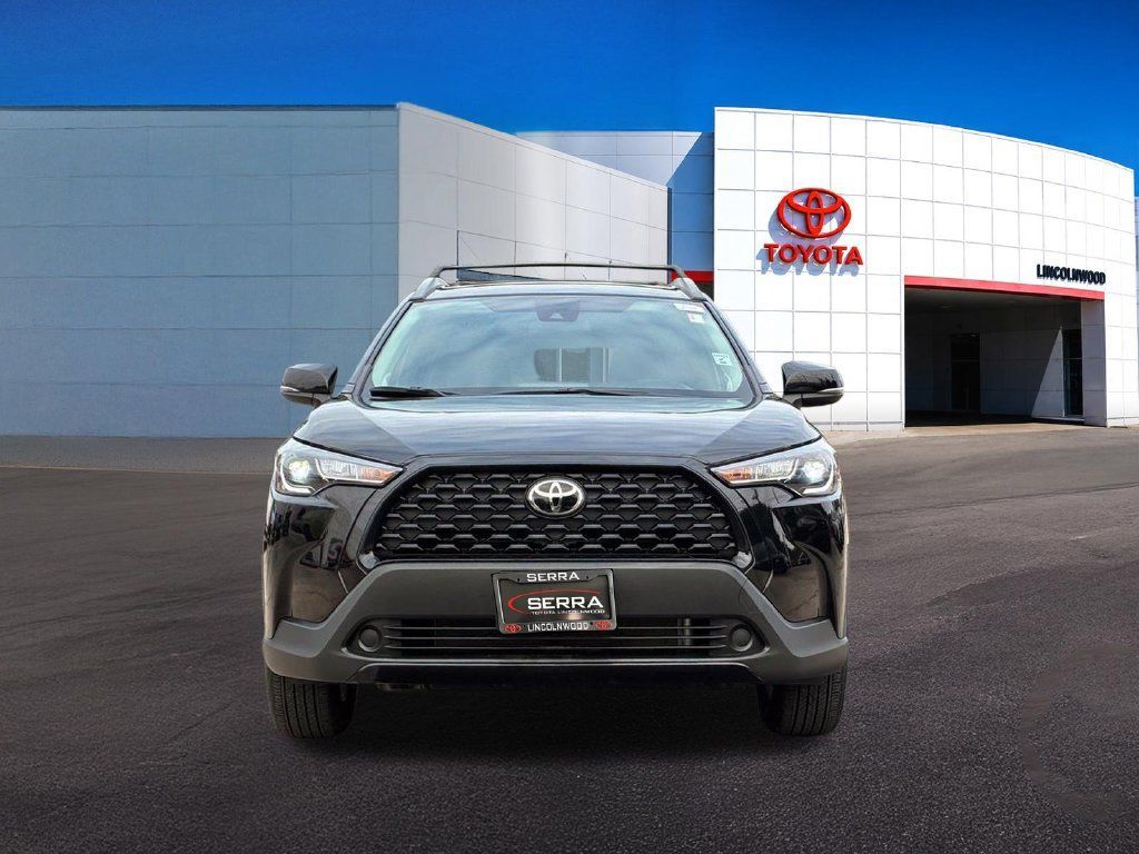Used 2022 Toyota Corolla Cross LE w/ Moonroof Package AWD/4WD image 4
