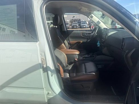 Used 2022 Ford Bronco Sport Outer Banks w/ Tech Package AWD/4WD image 17