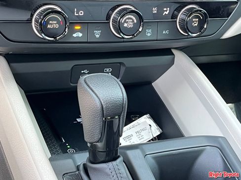 Used 2026 Honda Accord LX image 29
