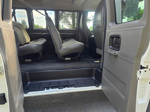 Used 2013 Chevrolet Express 2500 LT w/ LT Preferred Equipment Group RWD image 21