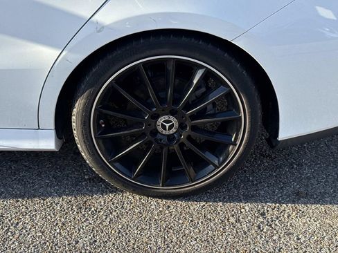 Used 2022 Mercedes-Benz CLA 250 image 4