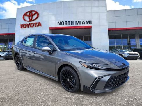 Used 2026 Toyota Camry SE w/ Convenience Package image 1