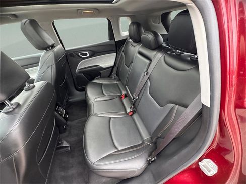 Used 2022 Jeep Compass Latitude w/ Sun and Sound Group image 11