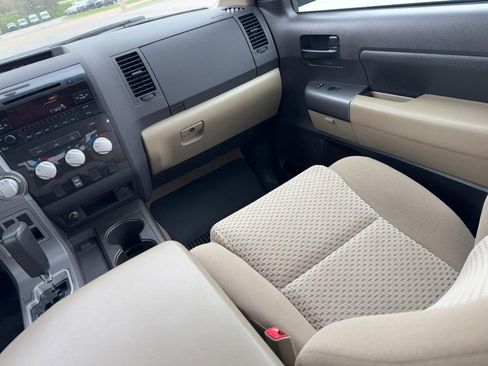 Used 2010 Toyota Tundra 4x4 Double Cab image 18