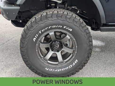 Used 2021 Ford Bronco Badlands image 11