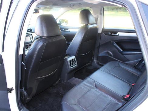 Used 2013 Volkswagen Passat 2.5 SE image 16