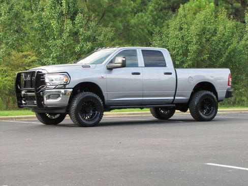 Used 2023 RAM 2500 Tradesman AWD/4WD image 3