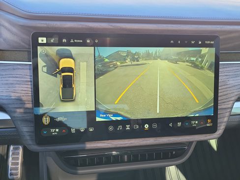 Used 2022 Rivian R1T Adventure image 12