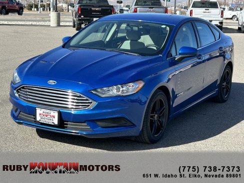 Used 2017 Ford Fusion S image 3