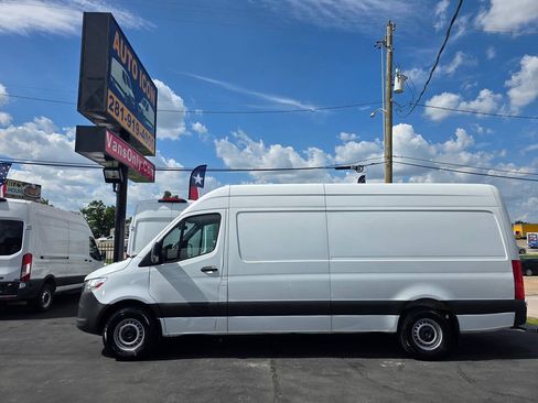 Used 2019 Mercedes-Benz Sprinter 170 image 4