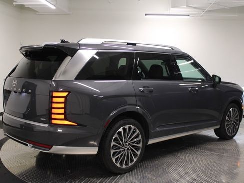 Used 2026 Hyundai Palisade Calligraphy image 12