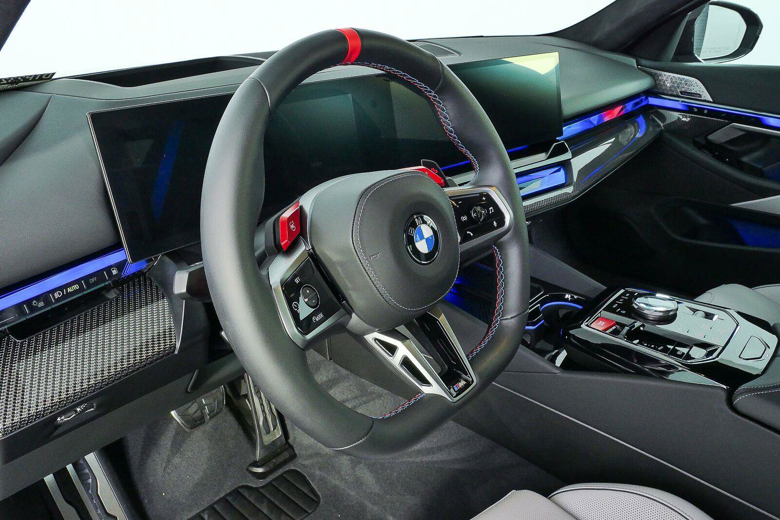 Used 2026 BMW M5 w/ Carbon Package AWD/4WD image 4