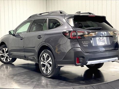 Used 2022 Subaru Outback Limited XT image 12