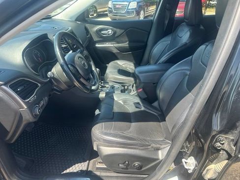 Used 2020 Jeep Cherokee Limited AWD/4WD image 27