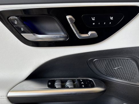 New 2025 Mercedes-Benz C 300 4MATIC Sedan image 12