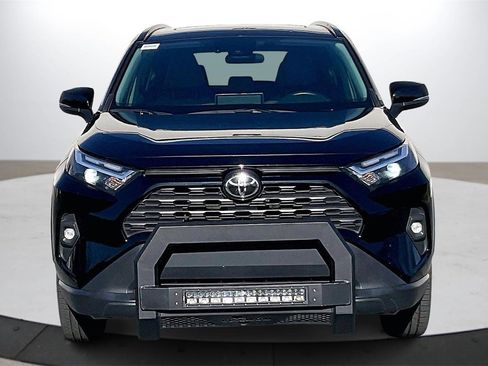 Used 2022 Toyota RAV4 XLE Premium image 3