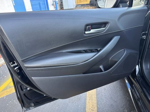 Used 2019 Toyota Corolla Hatchback image 6