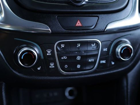 Used 2020 Chevrolet Equinox LT FWD image 15