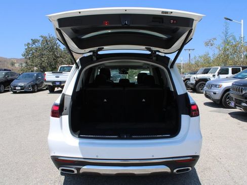 Used 2024 Mercedes-Benz GLS 450 4MATIC image 13