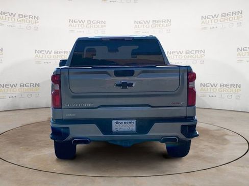 Used 2025 Chevrolet Silverado 1500 RST w/ Z71 Off-Road Package AWD/4WD image 4