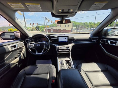 Used 2020 Ford Explorer XLT w/ Equipment Group 202A AWD/4WD image 21