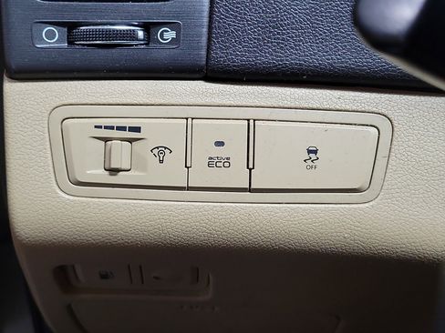 Used 2012 Hyundai Sonata GLS image 18