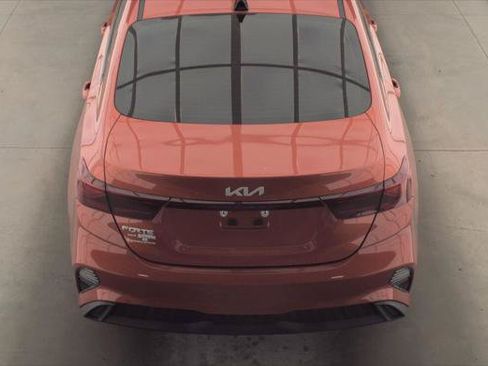 Used 2023 Kia Forte LXS w/ LXS Technology Package FWD image 4