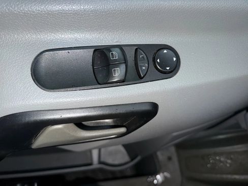 Used 2015 Mercedes-Benz Sprinter 2500 image 19