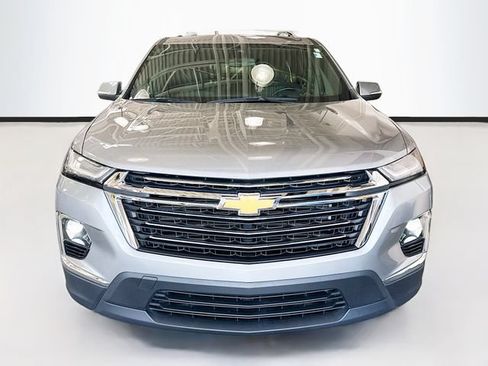 Used 2023 Chevrolet Traverse LT FWD image 4