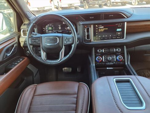 Used 2023 GMC Yukon XL Denali Ultimate w/ LPO, Floor Liner Package image 17