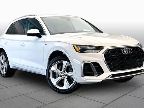 Used 2023 Audi Q5 2.0T Premium Plus w/ Premium Plus Package AWD/4WD image 3
