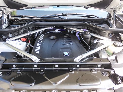 Used 2026 BMW X5 sDrive40i w/ M Sport Package RWD image 27