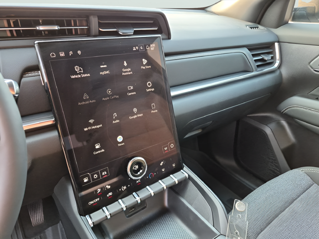 New 2027 GMC Terrain Elevation w/ LPO, Floor Liner Package FWD image 25