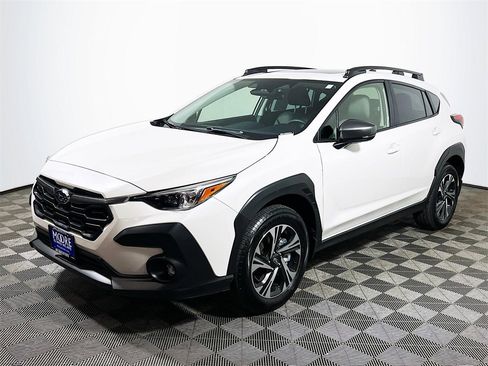 Used 2024 Subaru Crosstrek 2.0i Premium image 4