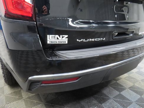 Used 2024 GMC Yukon AT4 image 45