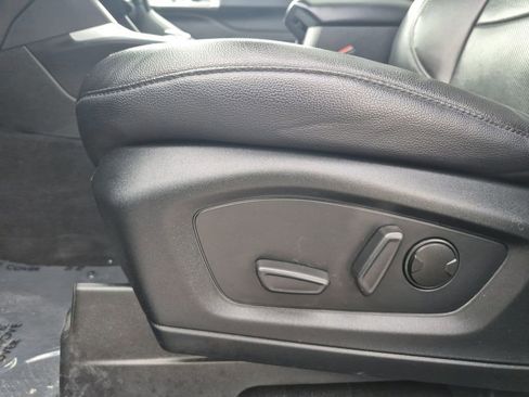 Used 2022 Ford Explorer Limited w/ Equipment Group 301A image 12