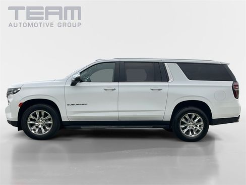 Used 2023 Chevrolet Suburban Premier image 4