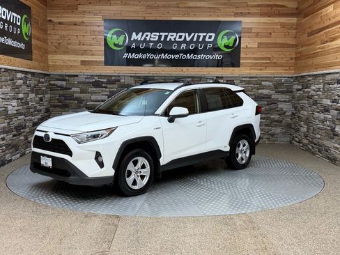 Used 2020 Toyota RAV4 XLE image 4