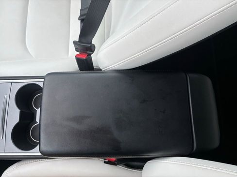 Used 2022 Tesla Model Y Performance image 36