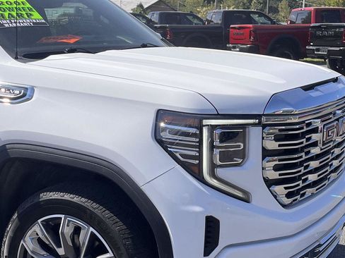 Used 2023 GMC Sierra 1500 Denali w/ Denali Reserve Package AWD/4WD image 9