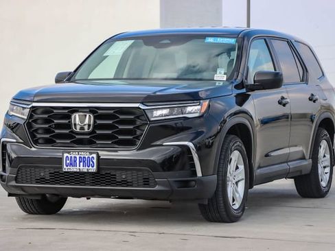 Certified 2024 Honda Pilot LX image 5
