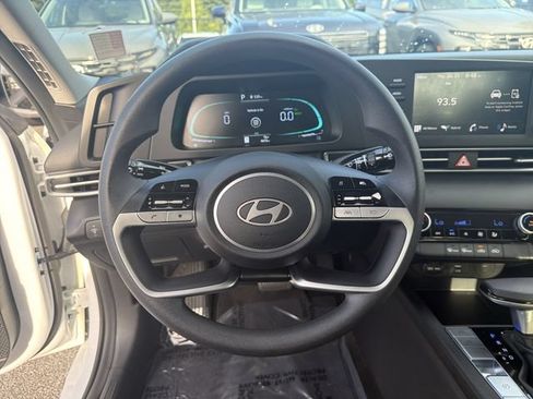 Certified 2026 Hyundai Elantra Hybrid FWD image 23
