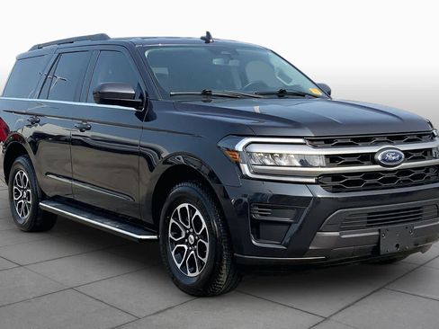 Used 2023 Ford Expedition XLT RWD image 3