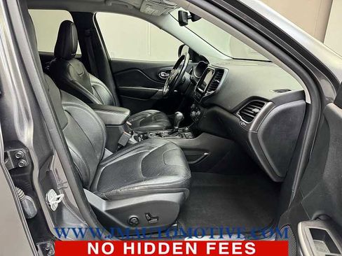 Used 2020 Jeep Cherokee Limited image 19