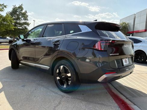 Used 2026 Kia Sportage LX FWD image 8