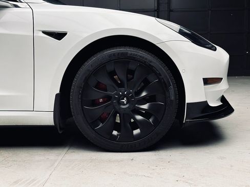 Used 2018 Tesla Model 3 Long Range RWD image 40